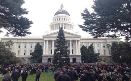 Sacramento-CA-rally-EV-mandate-protest