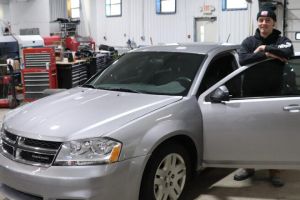 Alfred-State-College-auto-body-repair-students