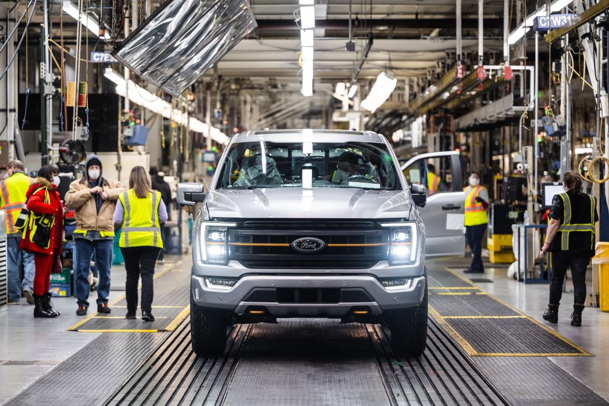 Ford-F-150-Lightning-gas-production