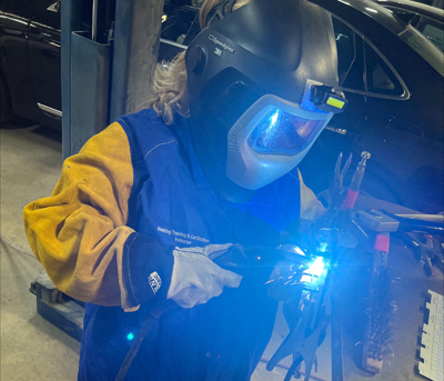 woman-welding