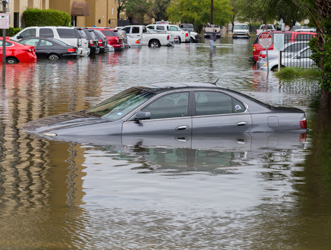 car-submerged-in-water